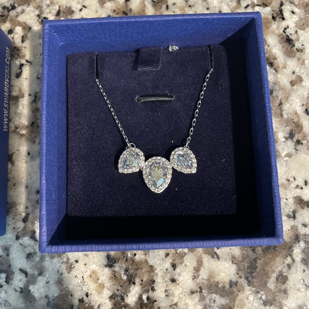 NWT Swarovski Christie necklace.